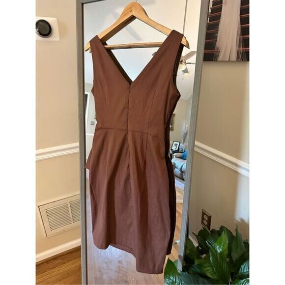 London Times Caramel Formal Dress with Broach Size 10 - Picture 4 of 4